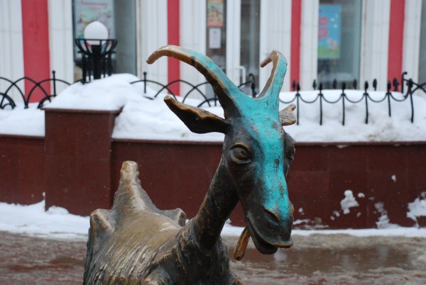 Скульптура козы на Большой Покровской пострадала от вандалов (ФОТО) (дополнено) - фото 2