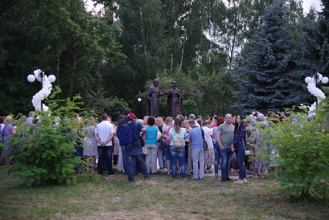 В Нижнем Новгороде освятили памятник Петру и Февронии (ФОТО) - фото 5