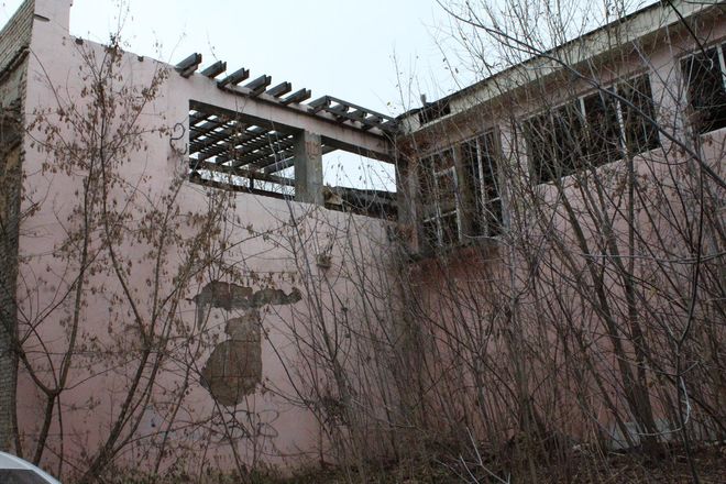 Снести или восстановить: что ждет заброшенные здания Ленинского района - фото 43