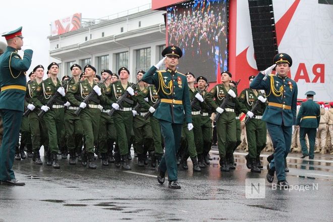 На земле, на воде, в небе: Парад Победы прошел в Нижнем Новгороде - фото 56