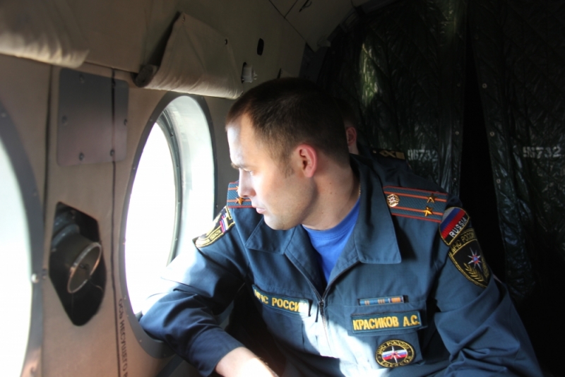 Сотрудники МЧС контролируют половодье в Нижегородской области с вертолета (ФОТО) - фото 1