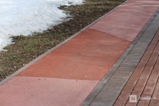 Трещит по швам: как выглядит центр Нижнего Новгорода после аномальной зимы — фоторепортаж - фото 93