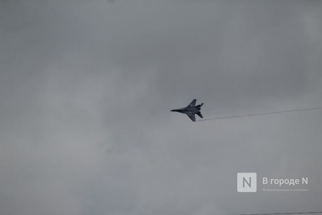 На земле, на воде, в небе: Парад Победы прошел в Нижнем Новгороде - фото 22