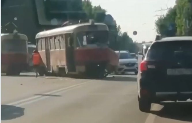 Тelegram: Трамвай попал в аварию в Сормове - фото 1