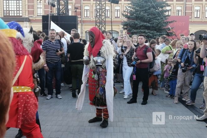 Иммерсивное шоу в постановке Ильи Авербуха состоялось в день 200-летия Нижегородской ярмарки - фото 8