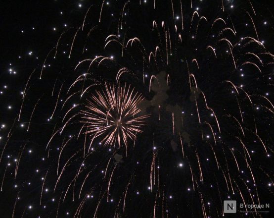 Салют прогремел в Нижнем Новгороде в День Победы - фото 4