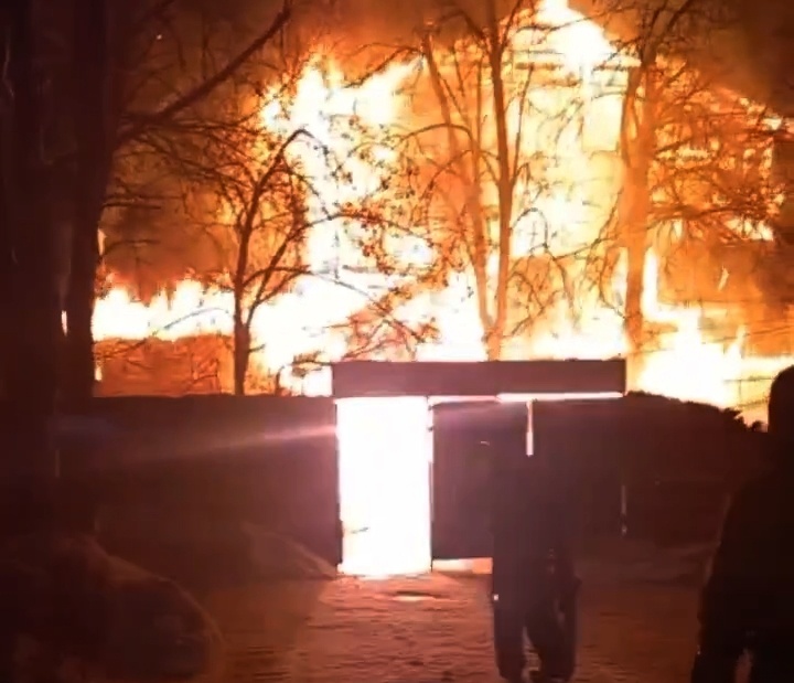 Баня сгорела на базе отдыха под Дзержинском - фото 1