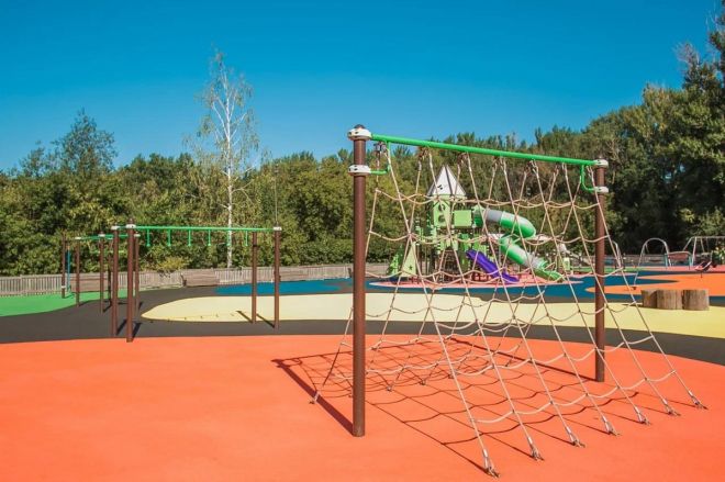 Обновленная детская площадка открылась в нижегородской &laquo;Швейцарии&raquo; - фото 6