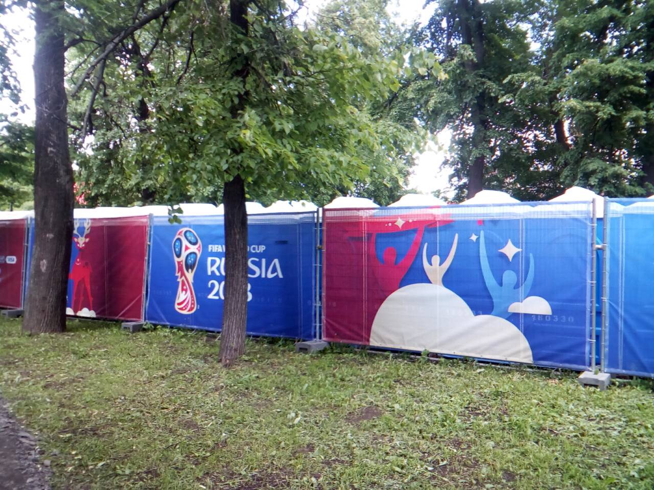 &laquo;Нашествие&raquo; синих кабинок: более 120 биотуалетов установили на площади Минина (ФОТО) - фото 3