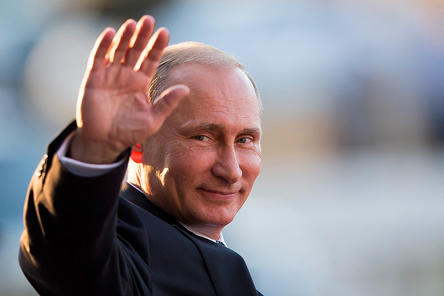 Владимир Путин поздравил ГАЗ с 85-летием