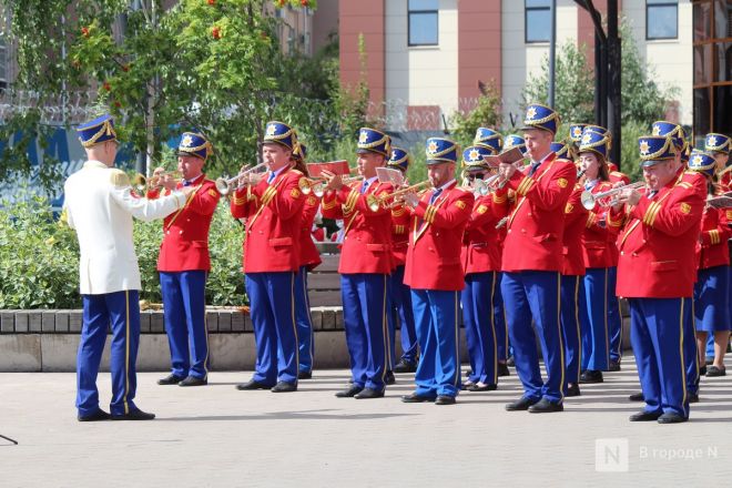 Фоторепортаж: парад духовых оркестров прошел по центру Нижнего Новгорода - фото 12