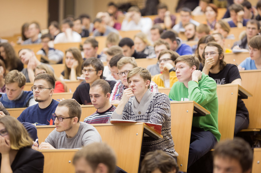 Около 100 специальностей исключат из учебного плана колледжей и техникумов России - фото 1