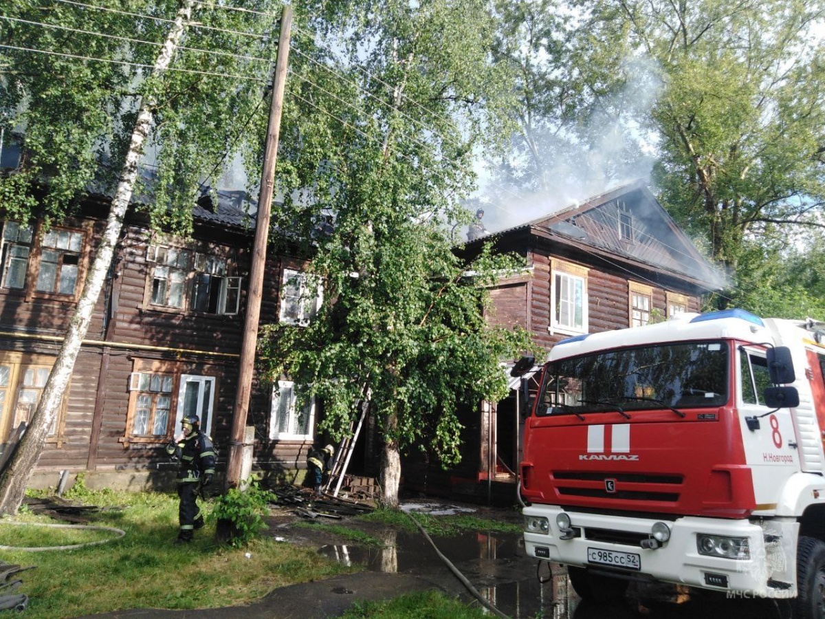 65-летняя женщина пострадала при пожаре на Усиевича в Нижнем Новгороде - фото 1