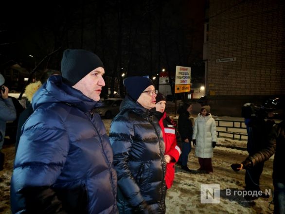 Фоторепортаж: как чистят дороги в Нижнем Новгороде после мощных снегопадов - фото 8