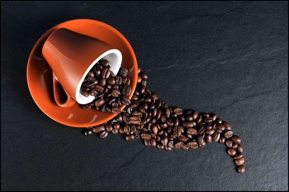 5 полезных напитков, которые бодрят по утрам не хуже кофе - фото 1