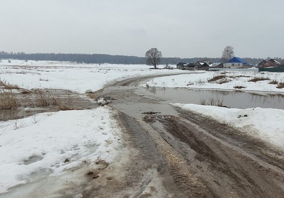 Затопленный в Дивеевском районе мост через Вичкинзу освободили от воды
