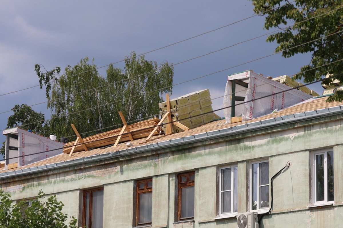Ремонт крыш и фасадов 18 домов в Дзержинске выполнен на 43%