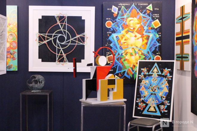 Фоторепортаж: выставка &laquo;АРТ МИР &mdash; 2026&raquo; открылась в Нижнем Новгороде - фото 130