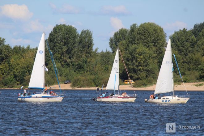 75 яхт и более 500 сапов вышли на Волгу в Нижнем Новгороде в День города - фото 67