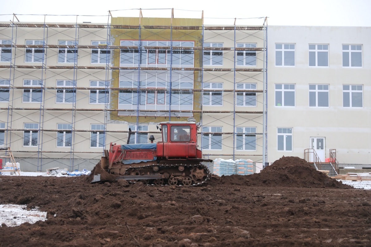 Работы по наружной теплоизоляции начались в новой школе в Новинках - фото 1