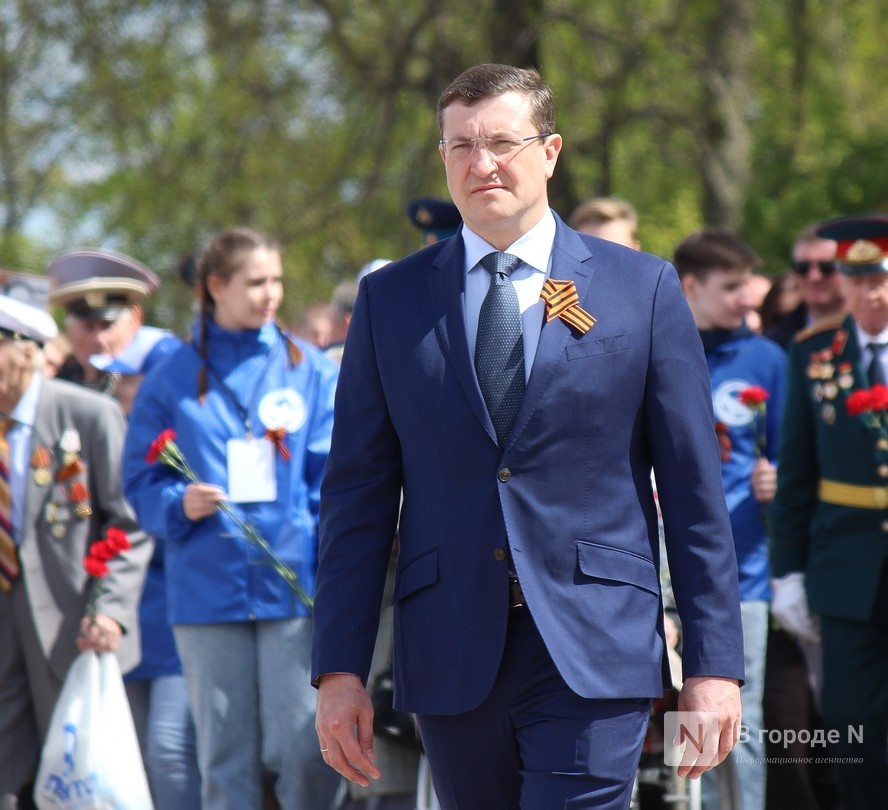 Губернатор Никитин возложил цветы к Вечному огню в Нижегородском кремле 9 мая - фото 1