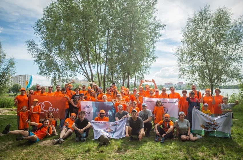 Нижегородские волонтеры очистили берег Пермяковского озера в рамках акции &laquo;360&raquo; компании En+ Group - фото 1