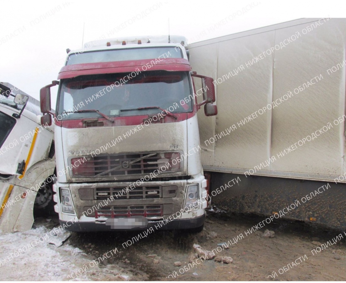 Уголовное дело возбуждено по факту ДТП с участием грузовиков в Краснобаковском районе - фото 1