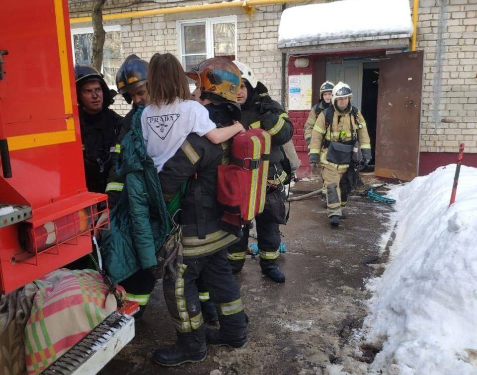 Два ребенка пострадали на пожаре в Автозаводском районе - фото 1