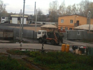 Жители Неклюдово пожаловались на мусорное предприятие в их поселке