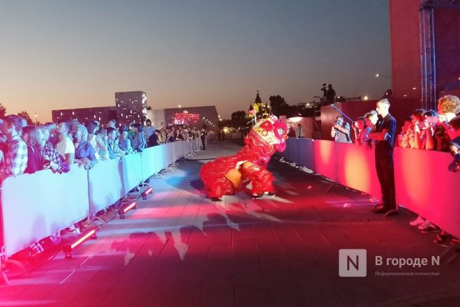 Иммерсивное шоу в постановке Ильи Авербуха состоялось в день 200-летия Нижегородской ярмарки - фото 28