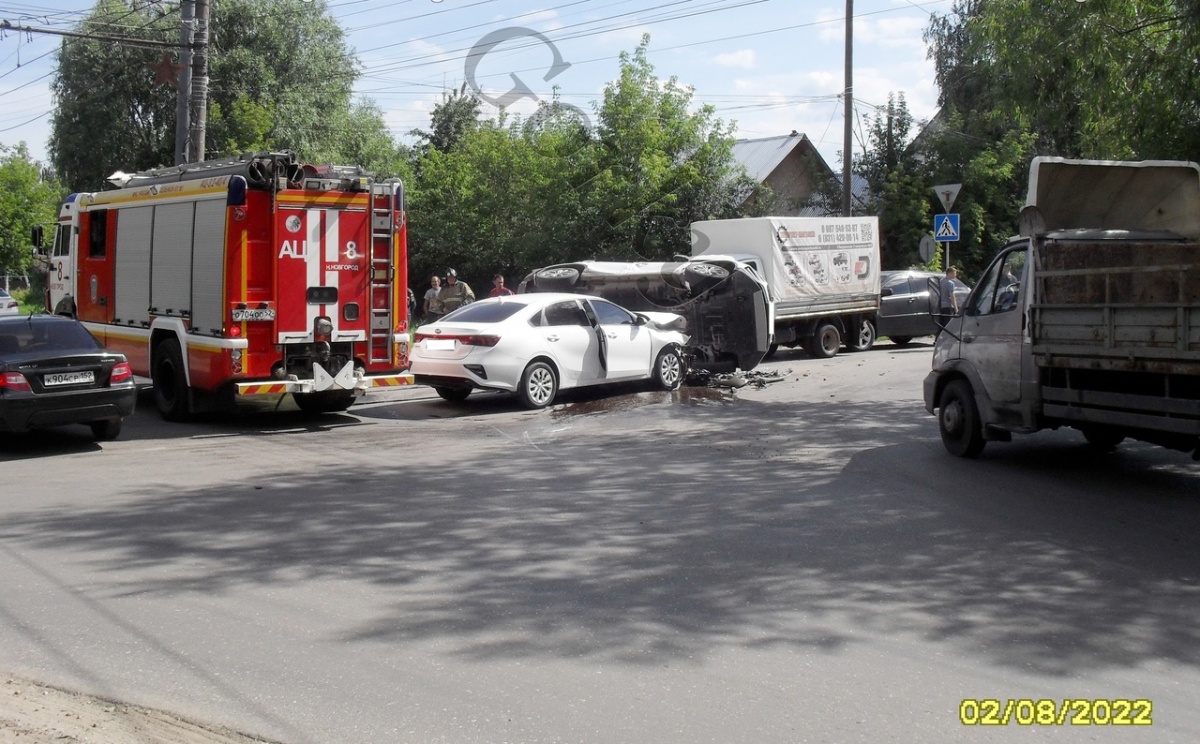 Массовая авария с ГАЗелью и тремя легковушками произошла в Ленинском районе - фото 2