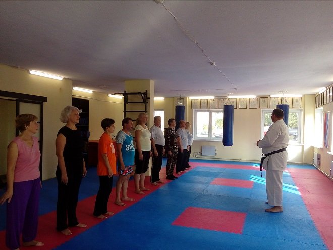 Нижегородские пенсионеры начали изучать каратэ - фото 1
