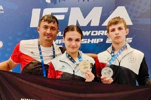 Қазақша секс казак әйелін еркелетеді